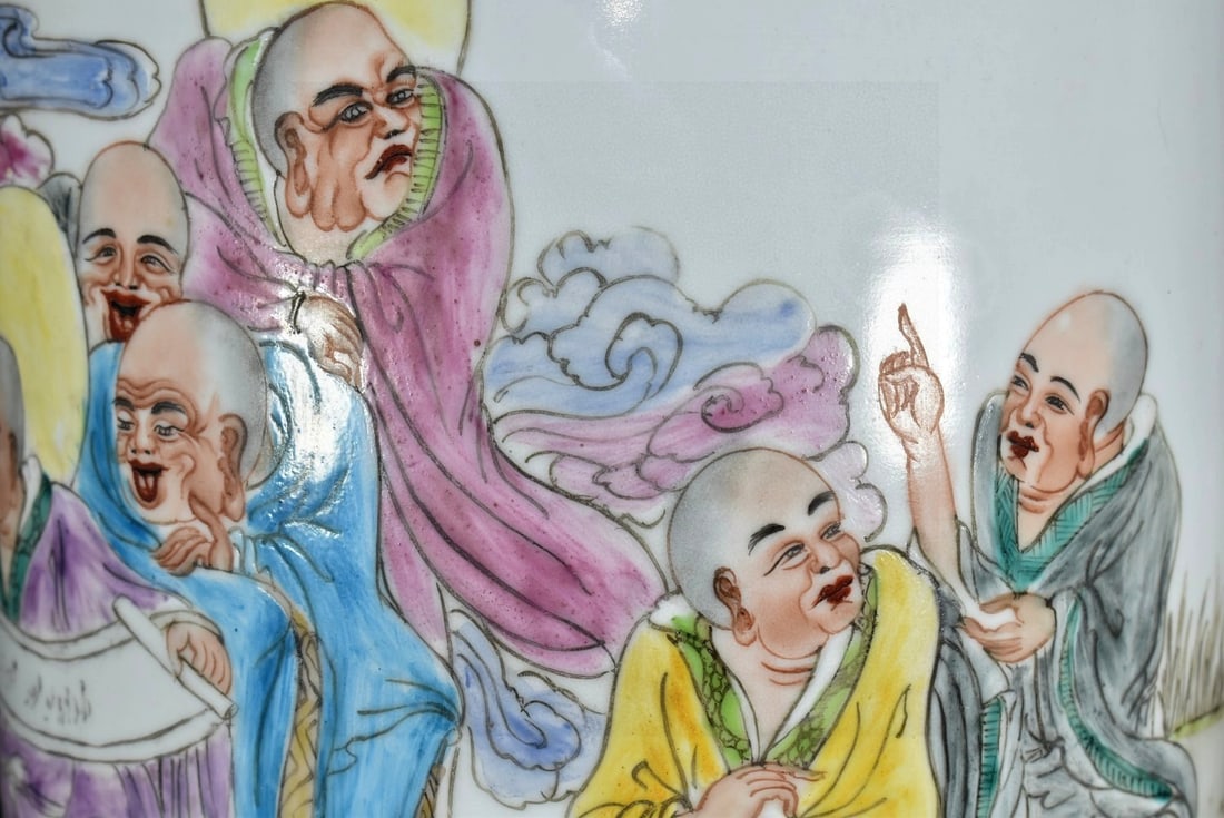 A Huge Famille-Rose Arhat Pattern Vase - 6