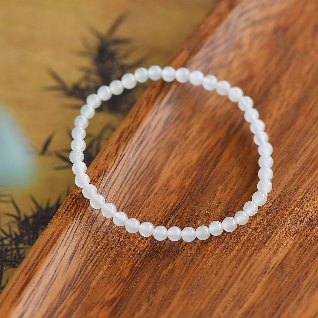 An Exquisite White Jade Bracelets: An Exquisite White Jade Bracelets,Size:4mm 白玉手串