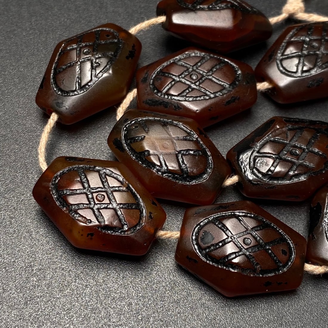 An Exquisite Dzi Bead Bracelets - 8