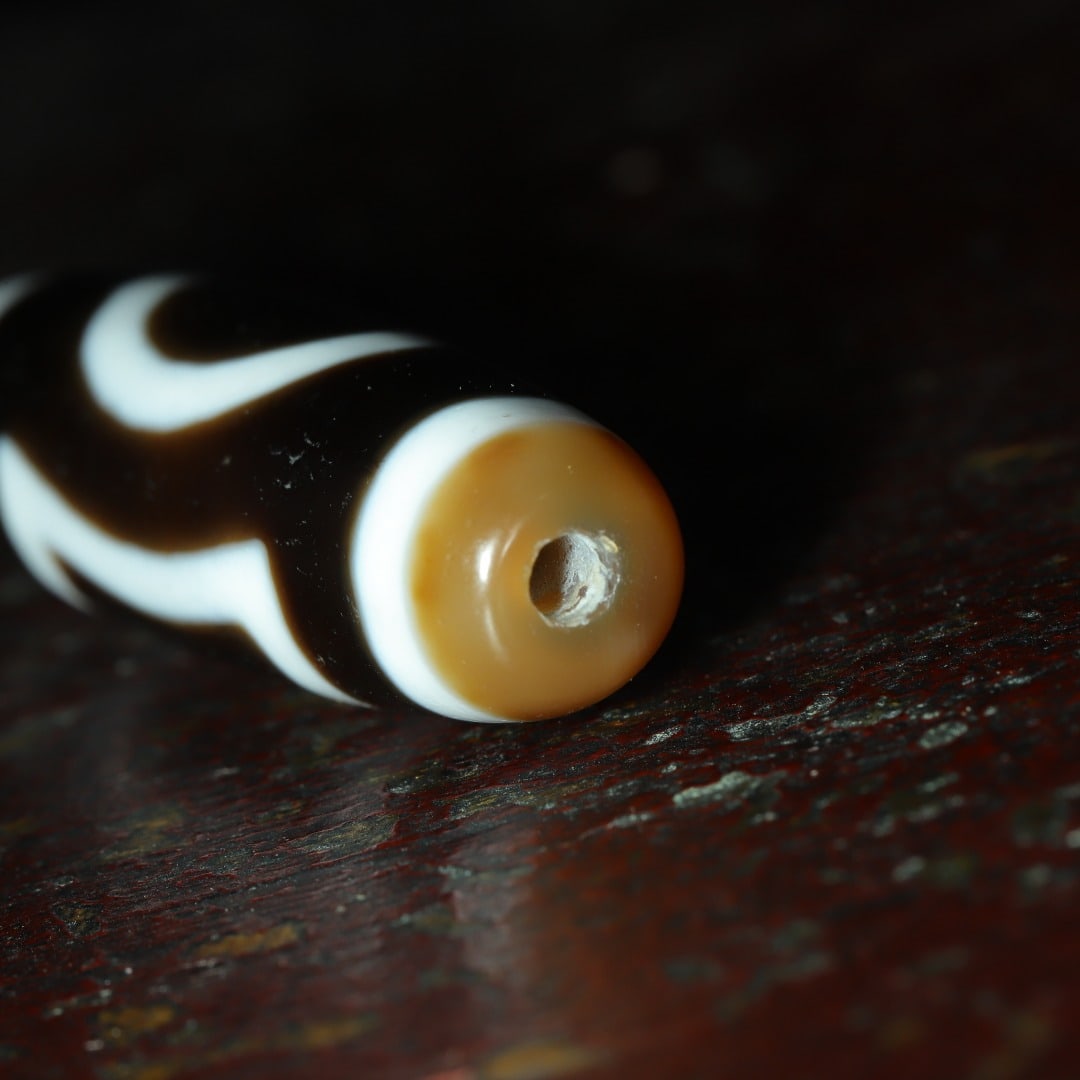 An Exquisite Dzi Bead Pendant - 9