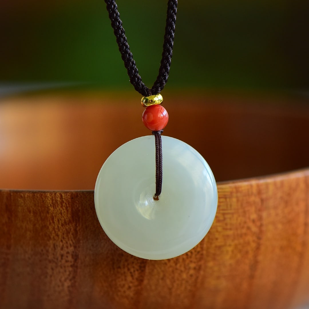 An Exquisite White Jade Pendant - 4