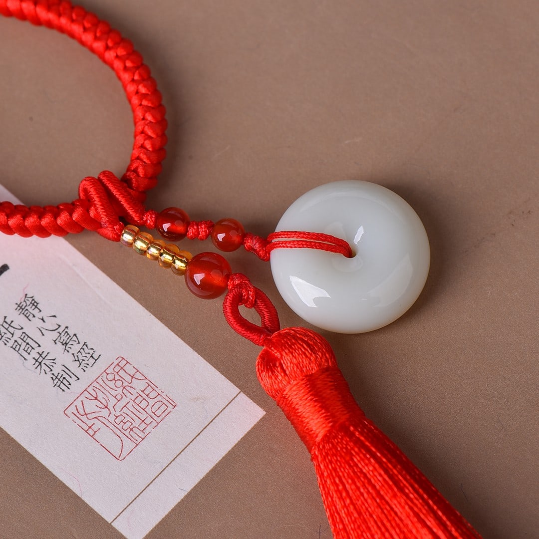 An Exquisite White Jade Pendant - 3