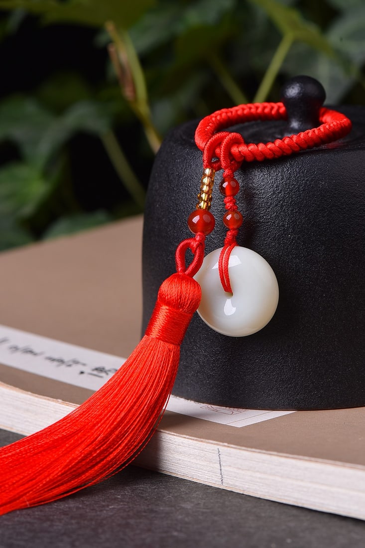 An Exquisite White Jade Pendant - 5