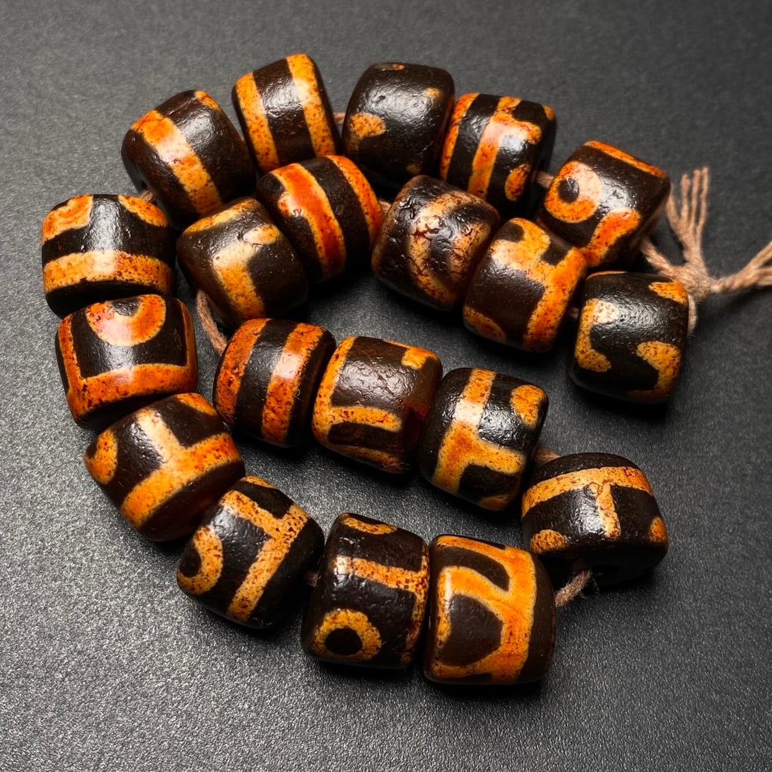 An Exquisite Dzi Bead Bracelets - 2