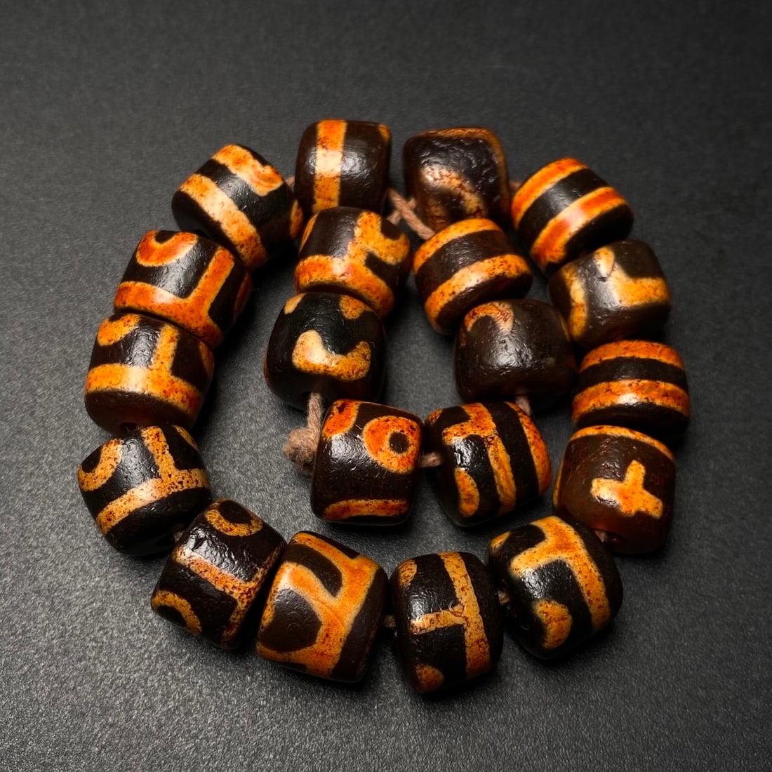 An Exquisite Dzi Bead Bracelets - 4