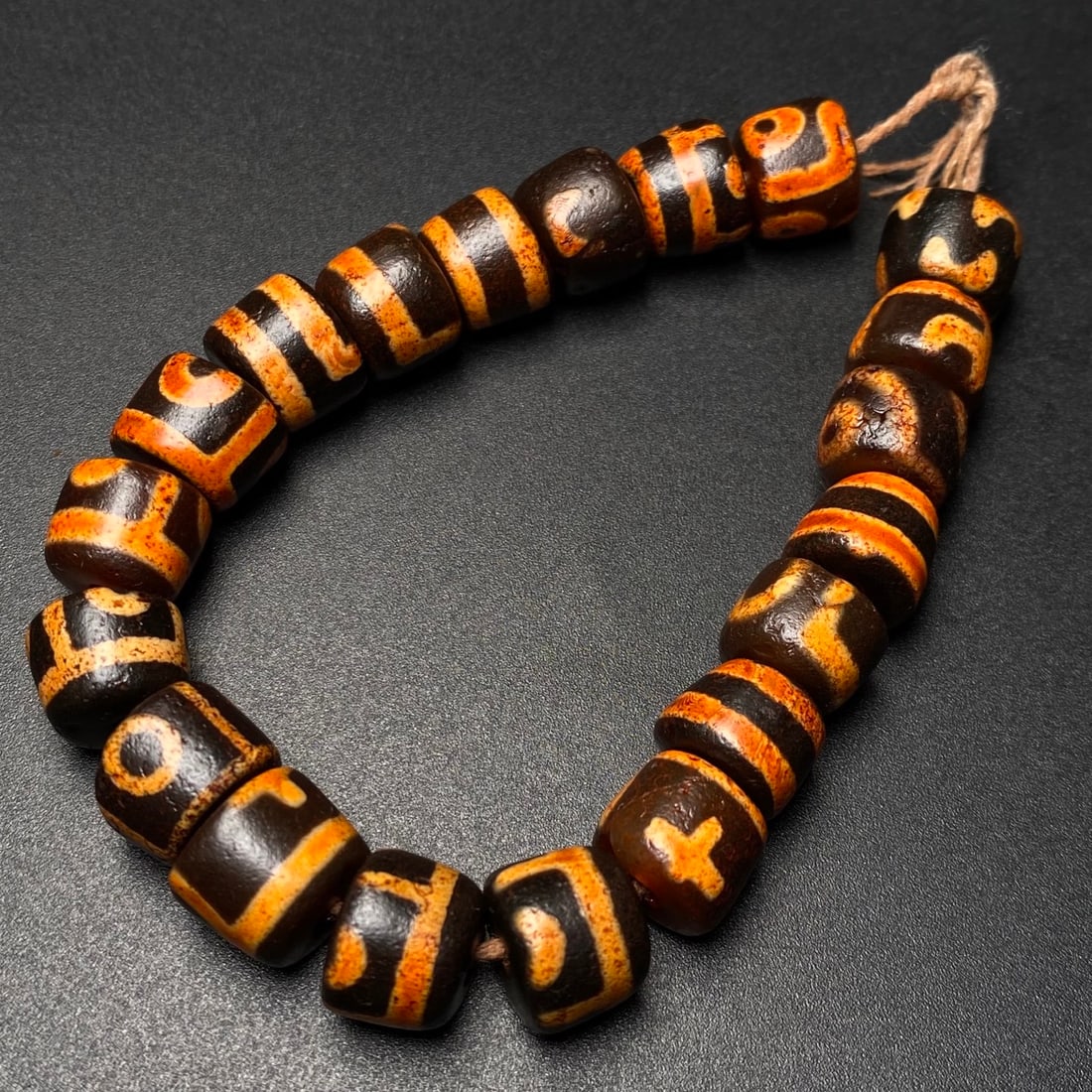 An Exquisite Dzi Bead Bracelets - 5