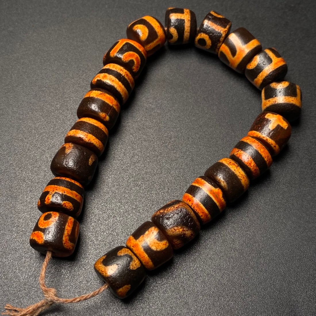 An Exquisite Dzi Bead Bracelets - 7