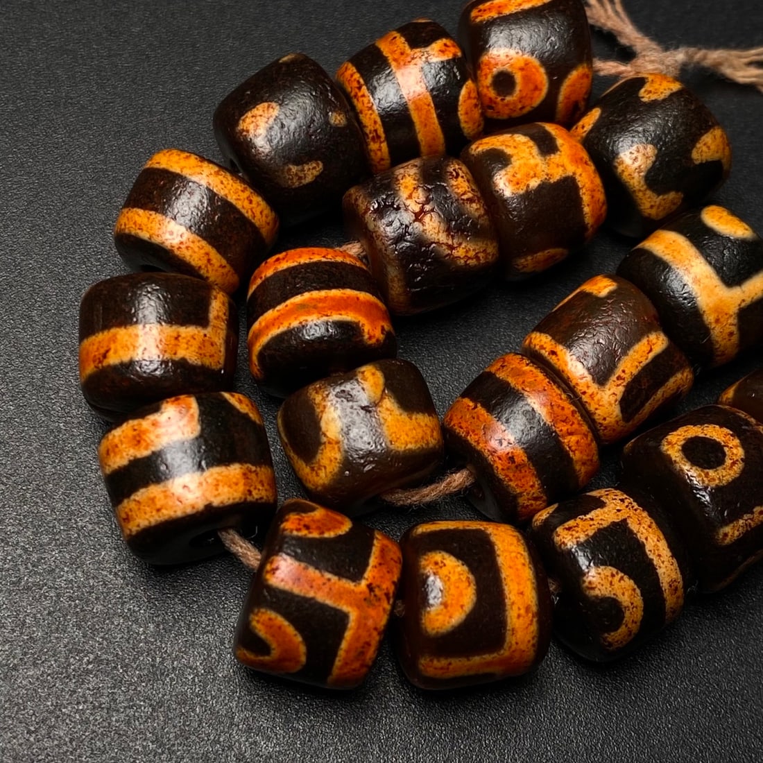 An Exquisite Dzi Bead Bracelets - 8