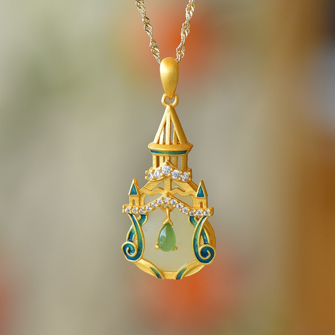An Exquisite Sterling Silver-Gold Plated Inlaid White Jade Pendant,Inlaid Diamond: An Exquisite Sterling Silver-Gold Plated Inlaid White Jade Pendant,Inlaid Diamond 纯银镀金镶白玉吊坠,嵌钻石