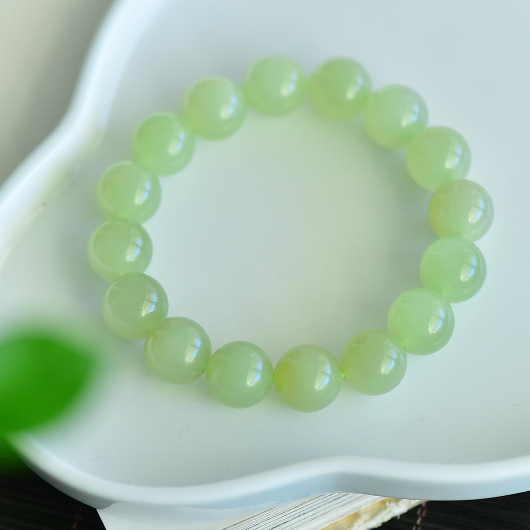 An Exquisite Greenish Jade Bracelets - 2