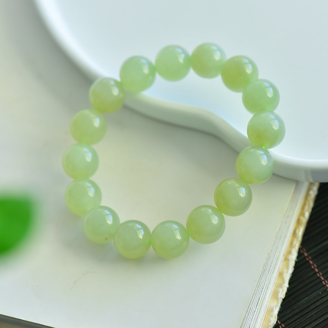 An Exquisite Greenish Jade Bracelets - 3