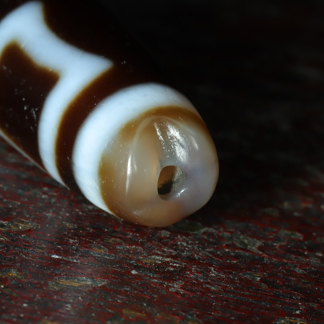 An Exquisite Dzi Bead Pendant - 9