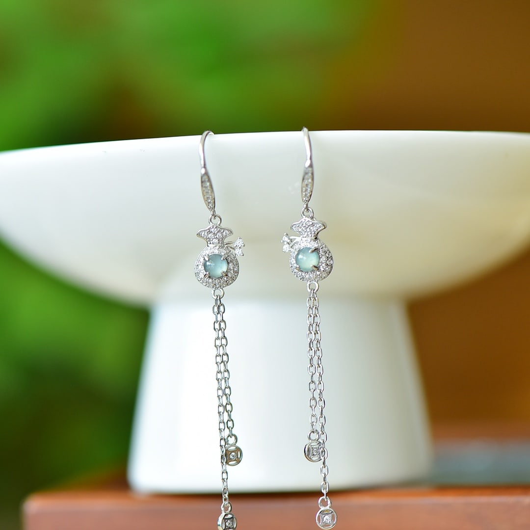 A Pair of Exquisite Sterling Silver Inlaid Jadeite Earrings,Inlaid Diamond: A Pair of Exquisite Sterling Silver Inlaid Jadeite Earrings,Inlaid Diamond,Size:4mmx4mm 一对纯银镶翡翠耳环,嵌钻石