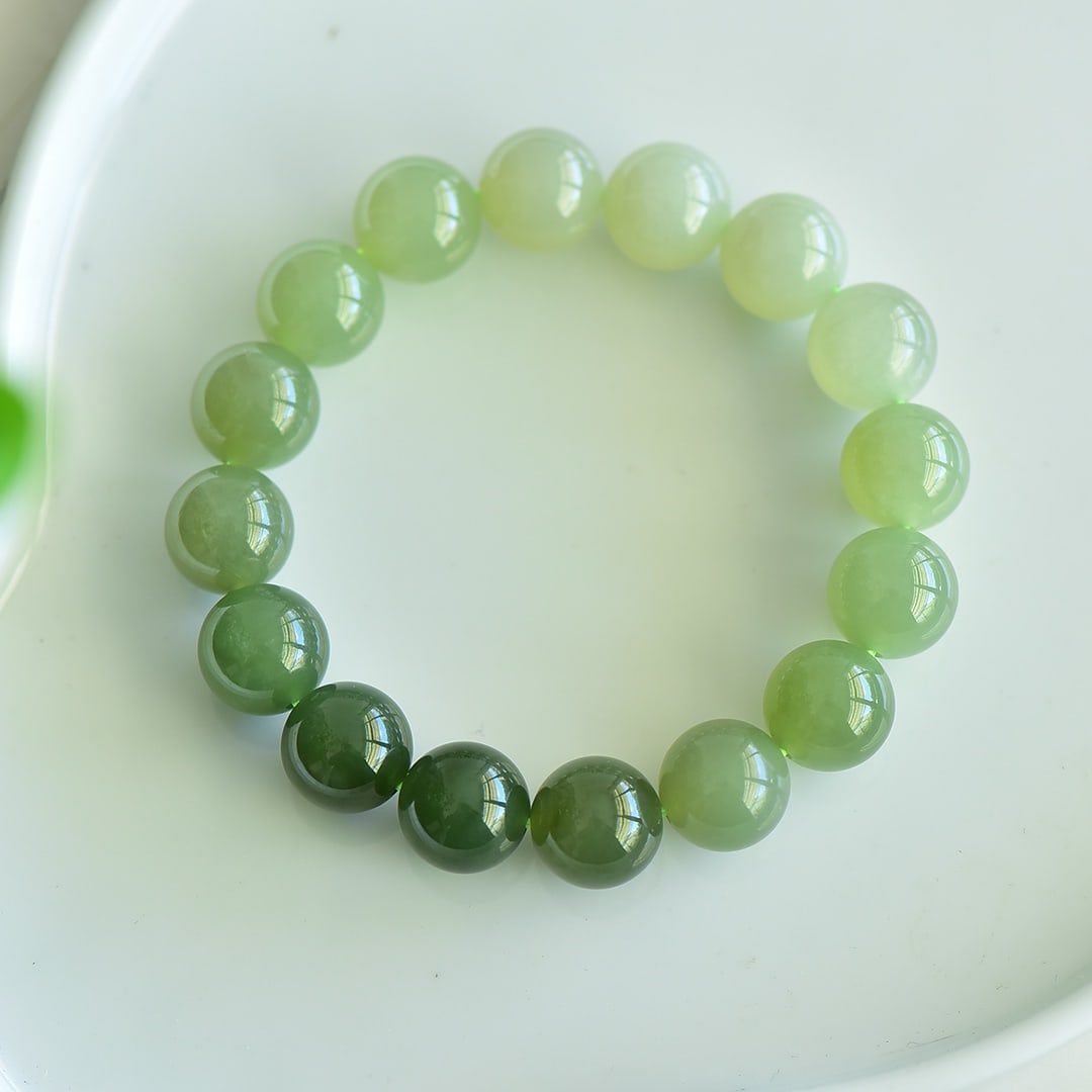 An Exquisite Greenish Jade Bracelets: An Exquisite Greenish Jade Bracelets,Size:12mm 青白玉手串