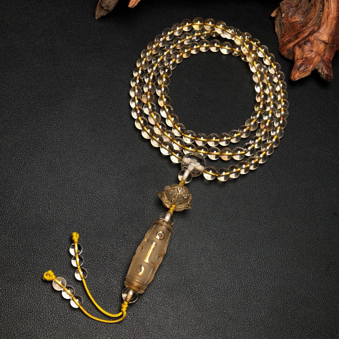 An Exquisite Crystal Necklace (1 of 9)