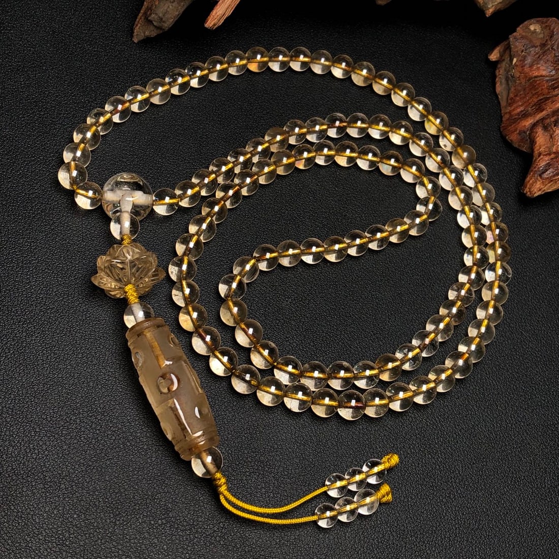 An Exquisite Crystal Necklace - 2