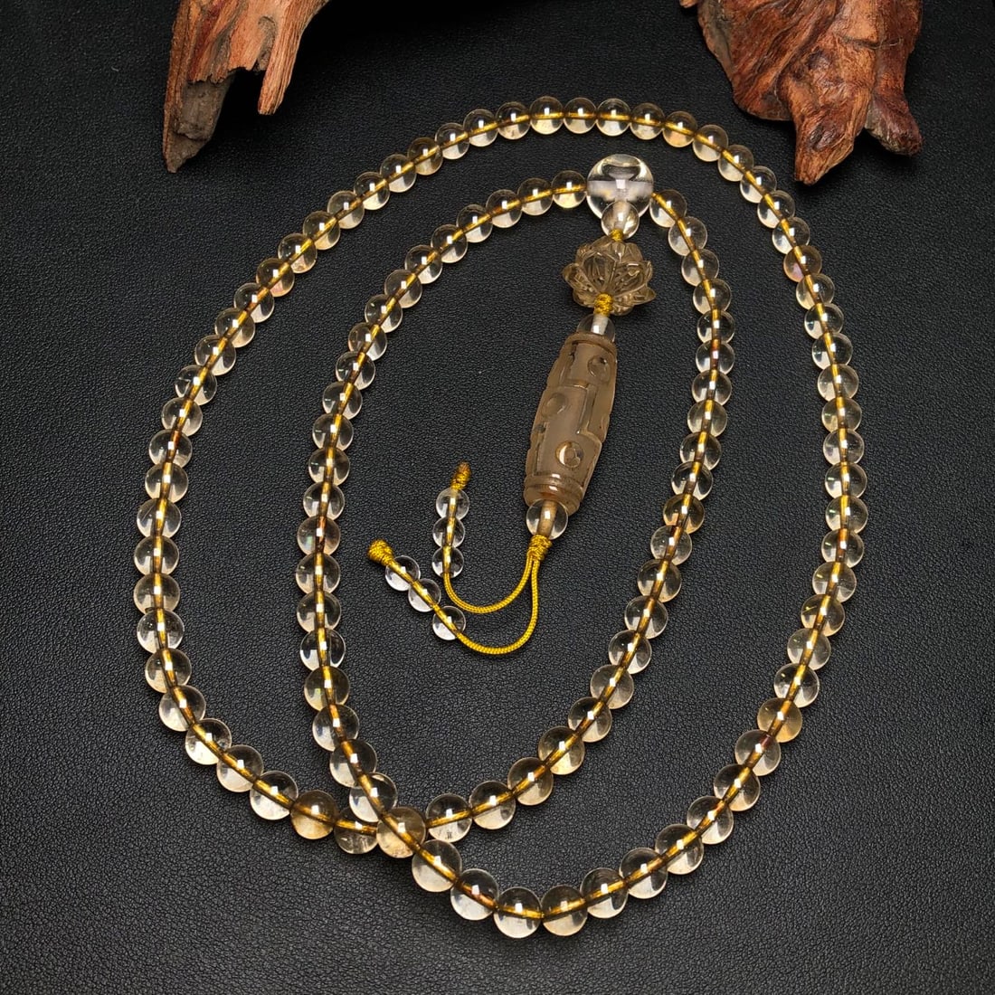 An Exquisite Crystal Necklace - 3