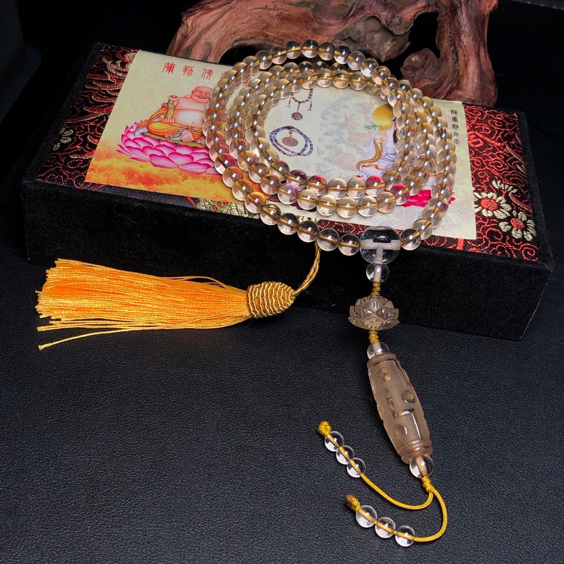 An Exquisite Crystal Necklace - 4