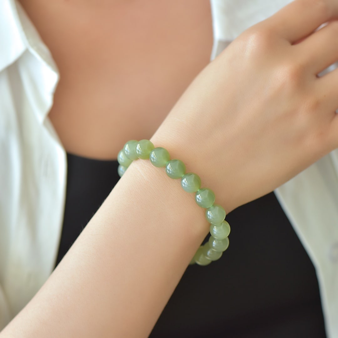 An Exquisite Greenish Jade Bracelets: An Exquisite Greenish Jade Bracelets,Size:10mm 青白玉手串