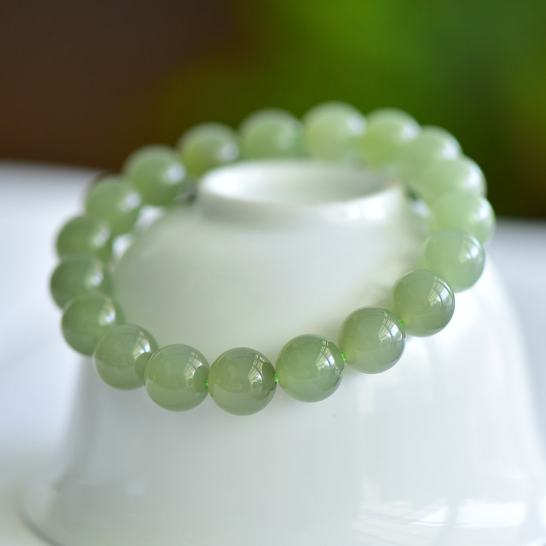 An Exquisite Greenish Jade Bracelets - 2