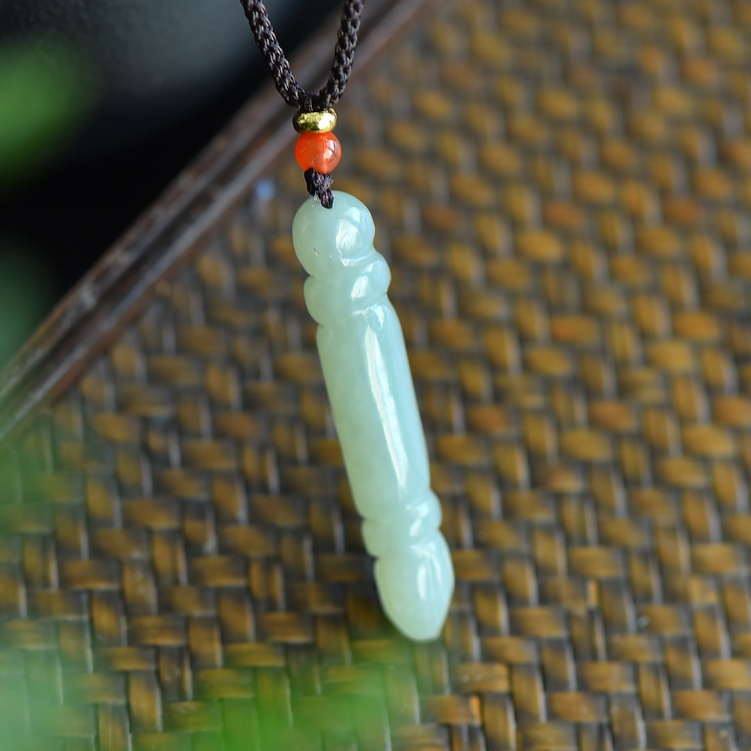An Exquisite White Jade Pendant - 3