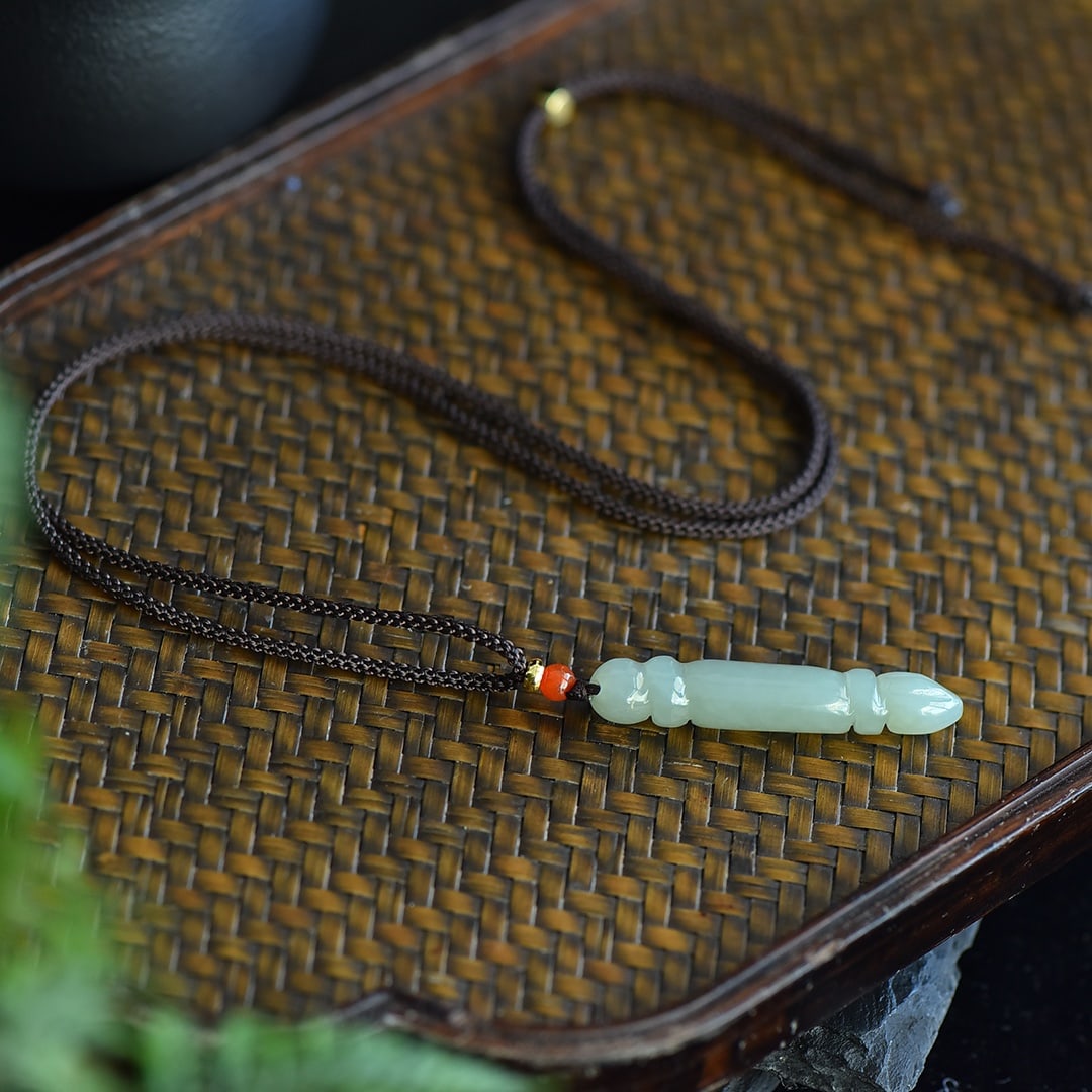 An Exquisite White Jade Pendant - 5