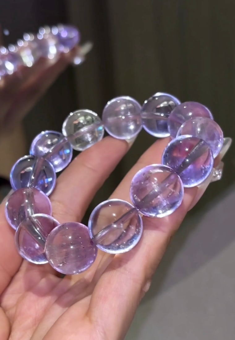 An Exquisite Crystal Bracelets - 2