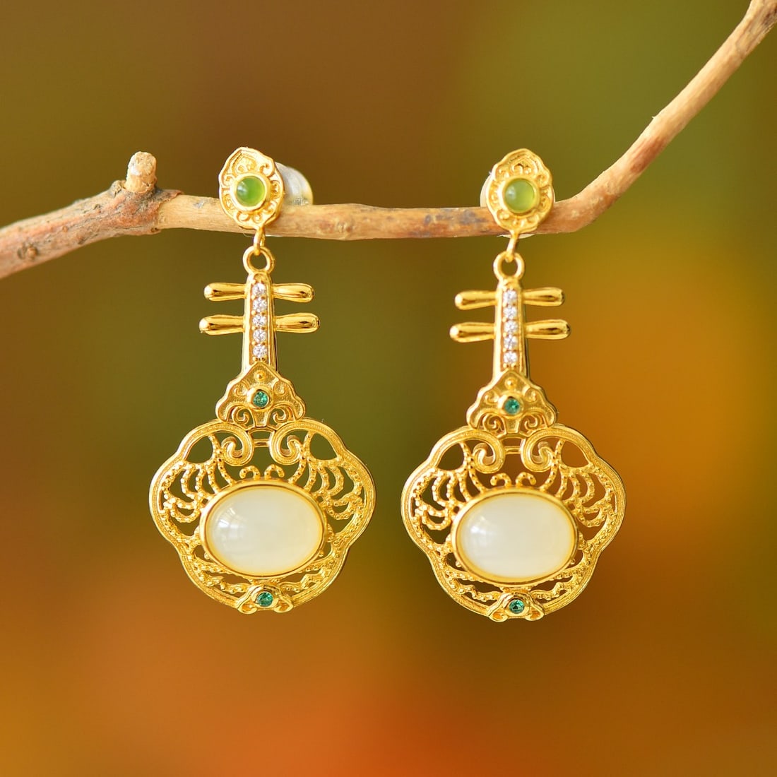 A Pair of Exquisite Sterling Silver-Gold Plated Inlaid White Jade Earrings,Inlaid Diamond: A Pair of Exquisite Sterling Silver-Gold Plated Inlaid White Jade Earrings,Inlaid Diamond,Size:6mmx8mm 