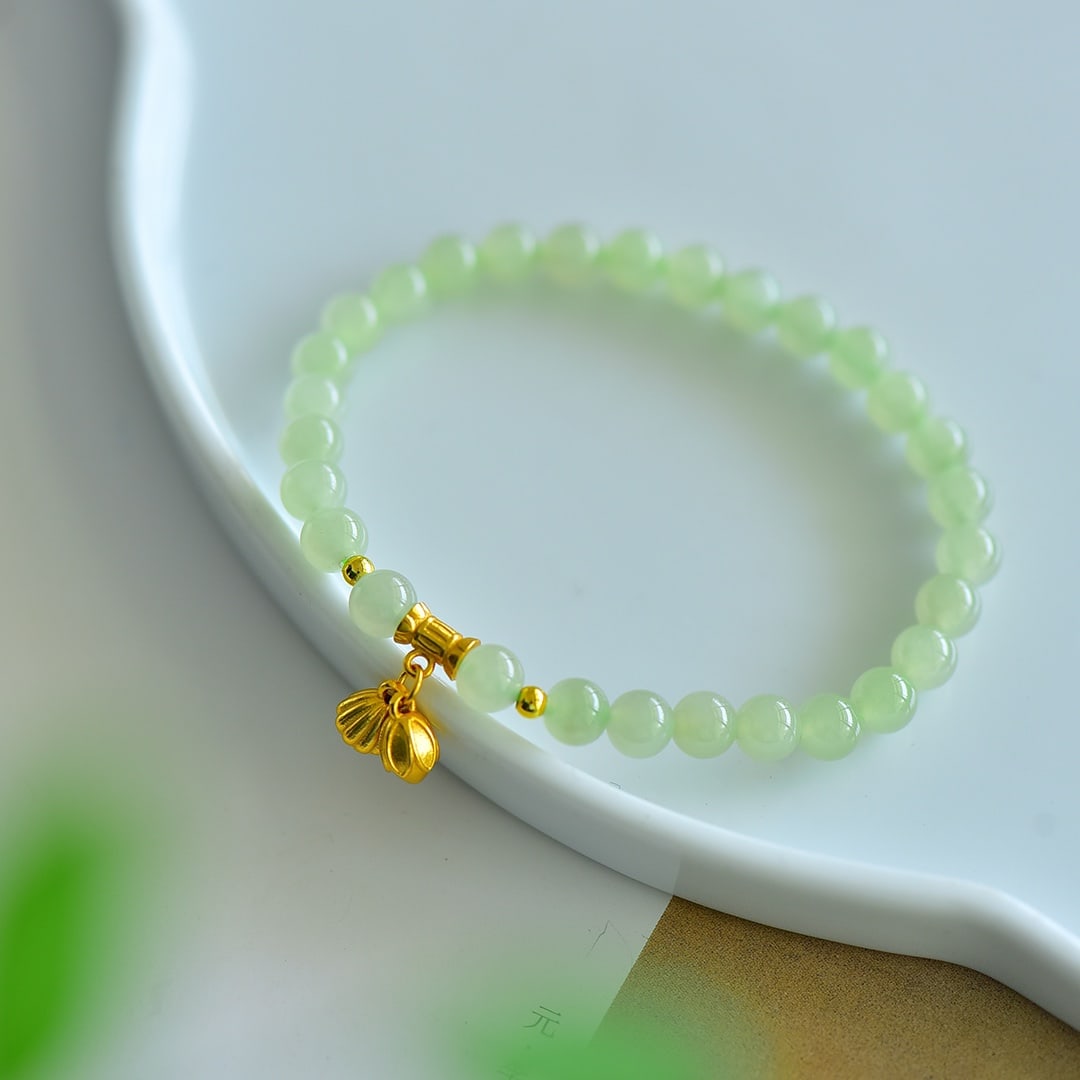 An Exquisite Greenish Jade Bracelets: An Exquisite Greenish Jade Bracelets,Size:6mm 青白玉手串