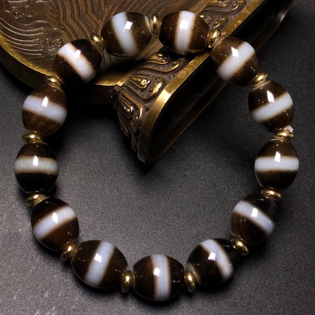 An Exquisite Dzi Bead Bracelets - 5