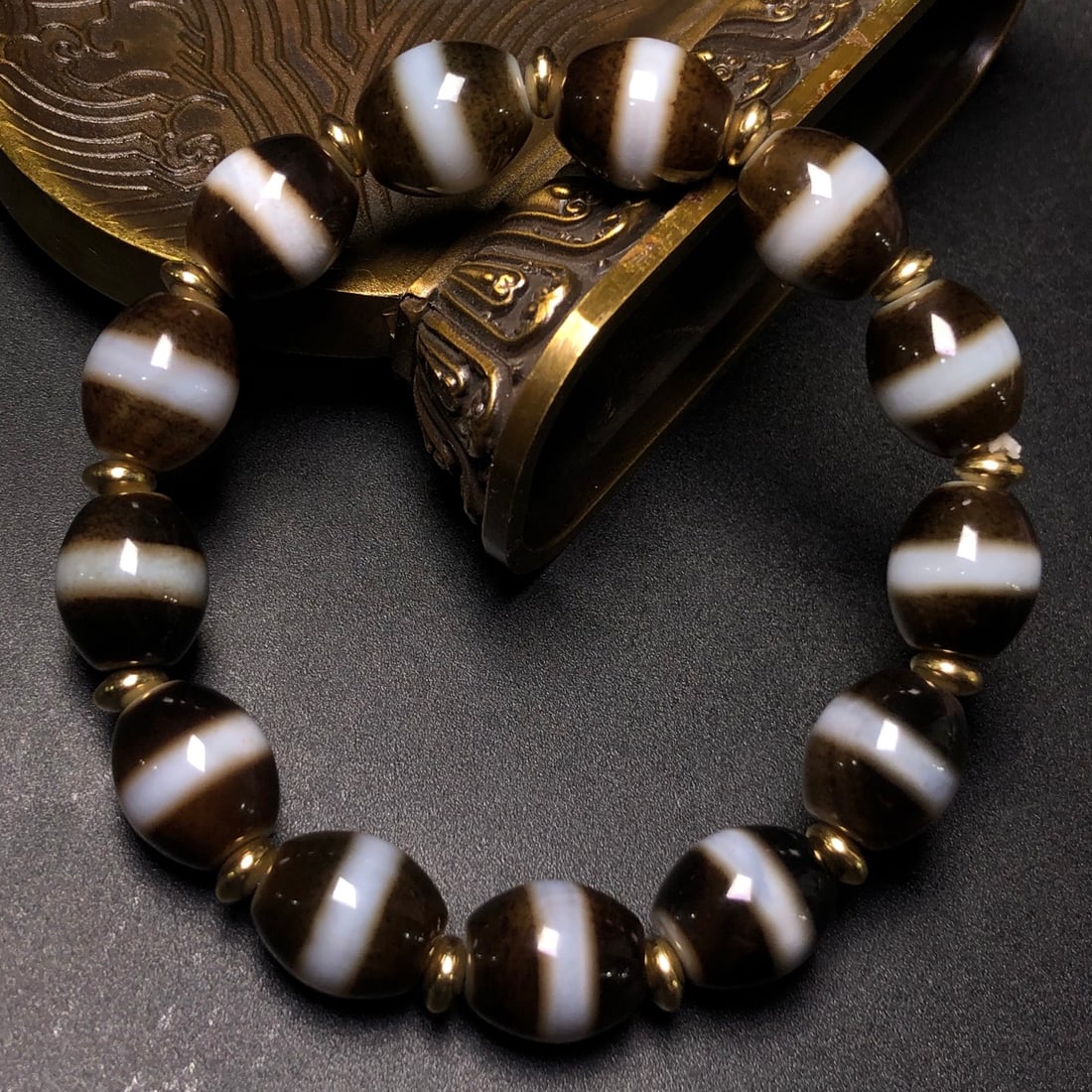 An Exquisite Dzi Bead Bracelets - 6