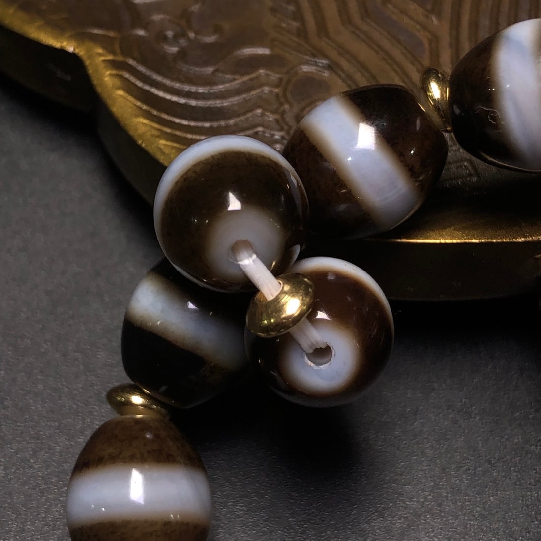 An Exquisite Dzi Bead Bracelets - 9