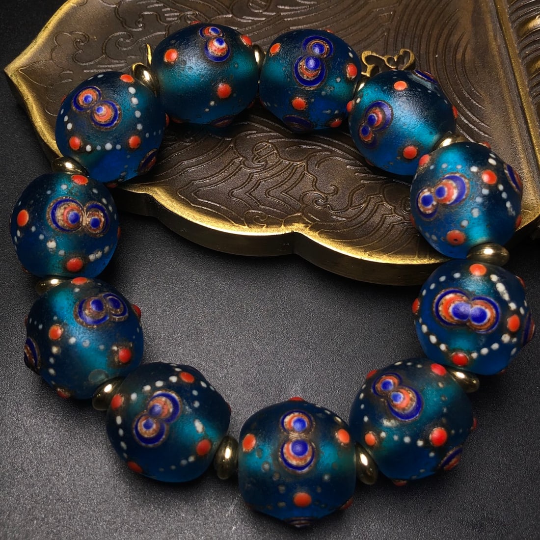 An Exquisite Glass Painted Color Bracelets (1 of 9)