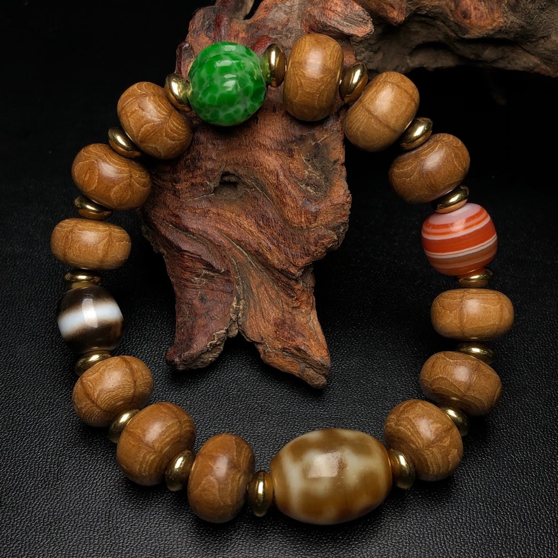 An Exquisite Dzi Bead Bracelets - 3