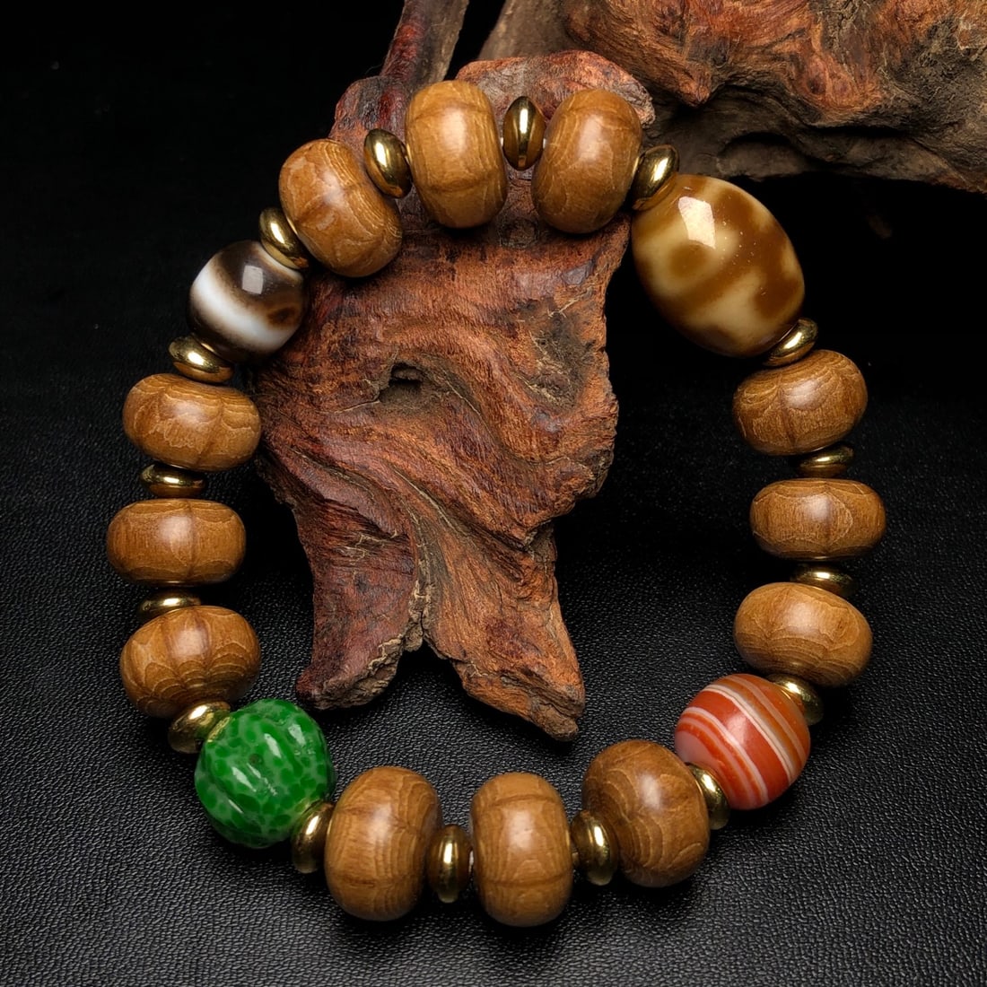 An Exquisite Dzi Bead Bracelets - 4