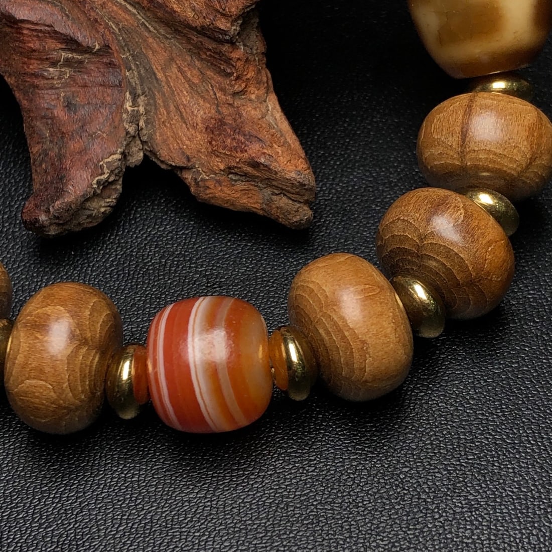 An Exquisite Dzi Bead Bracelets - 8