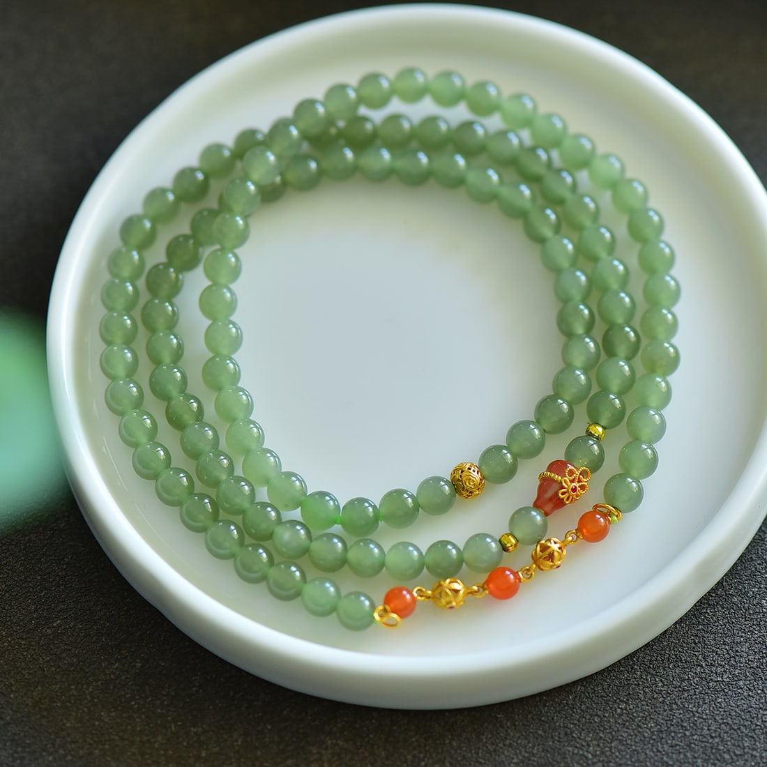 An Exquisite Greenish Jade Necklace: An Exquisite Greenish Jade Necklace,Size:6m 青白玉项链
