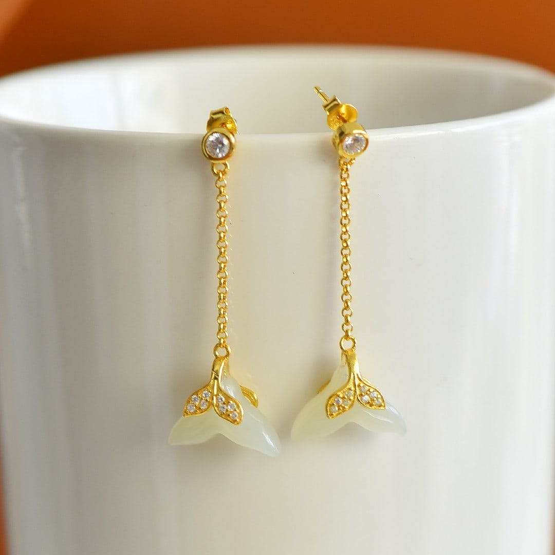 A Pair of Exquisite Sterling Silver-Gold Plated Inlaid White Jade Earrings,Inlaid Diamonds: A Pair of Exquisite Sterling Silver-Gold Plated Inlaid White Jade Earrings,Inlaid Diamonds,Size:10mmx14mm 