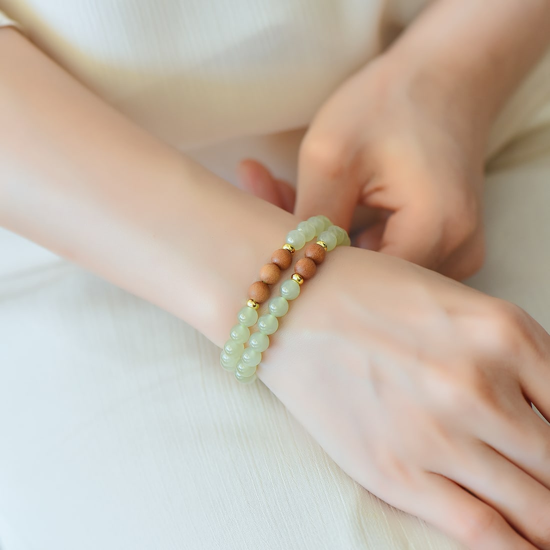 An Exquisite Greenish Jade Eaglewood Bracelets: An Exquisite Greenish Jade Eaglewood Bracelets,Size:6m 青白玉沉香木手串