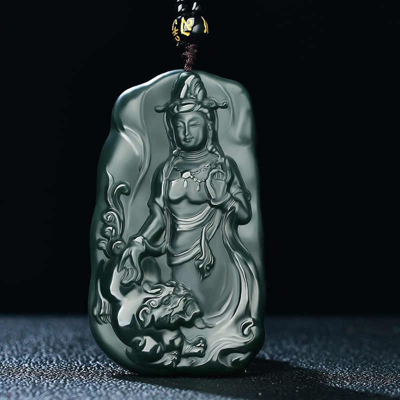 An Exquisite Sapphire Avalokitesvara Pattern Pendant: An Exquisite Sapphire Avalokitesvara Pattern Pendant,Size:40mmx46mm (寓意)吉祥 普度众生 保平安 