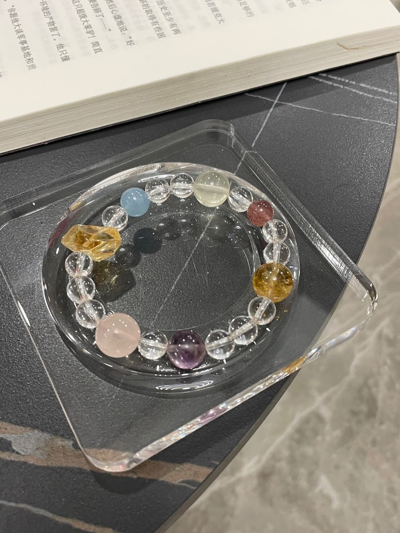 An Exquisite Crystal Bracelets - 13