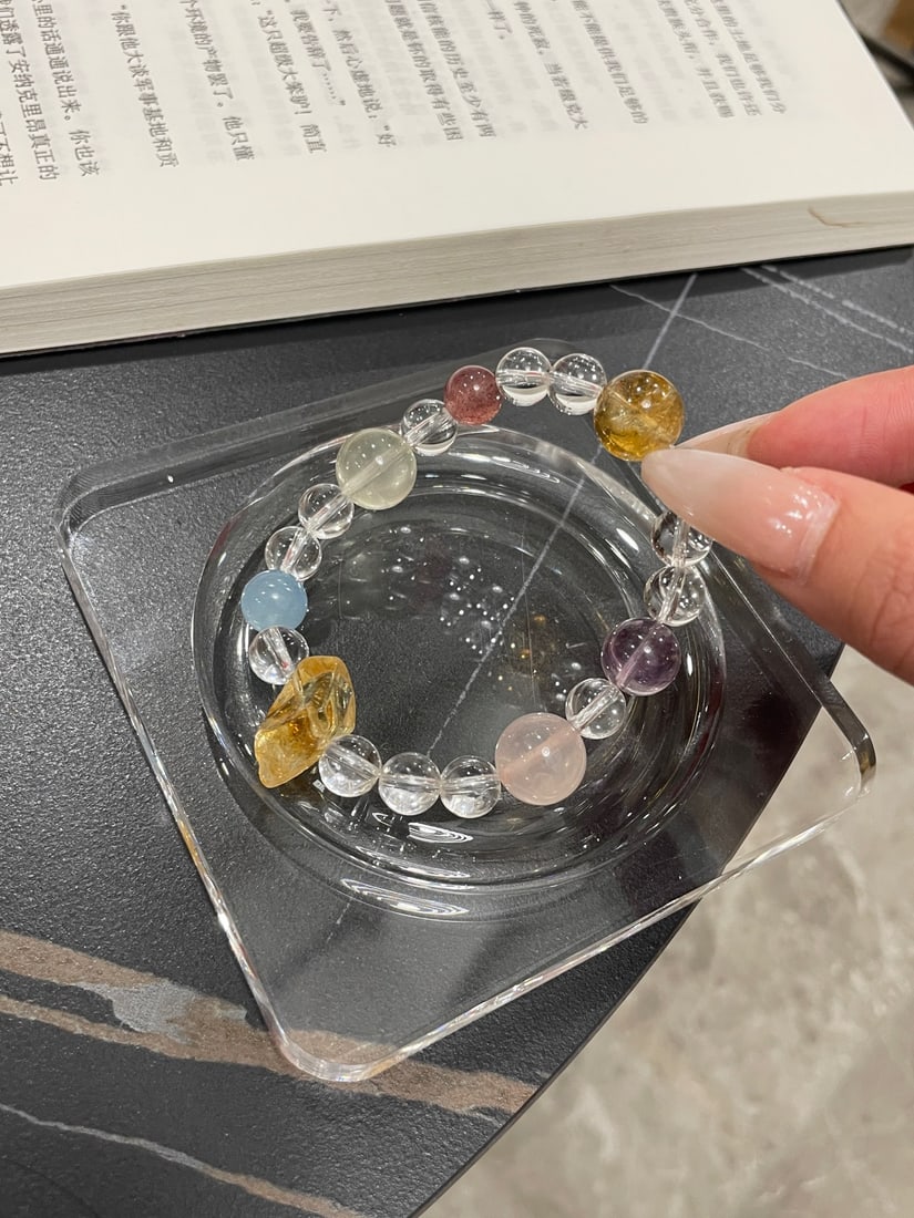 An Exquisite Crystal Bracelets - 9