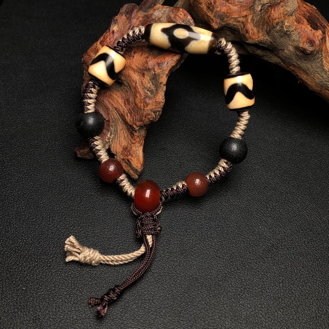 An Exquisite Dzi Bead Bracelets - 2