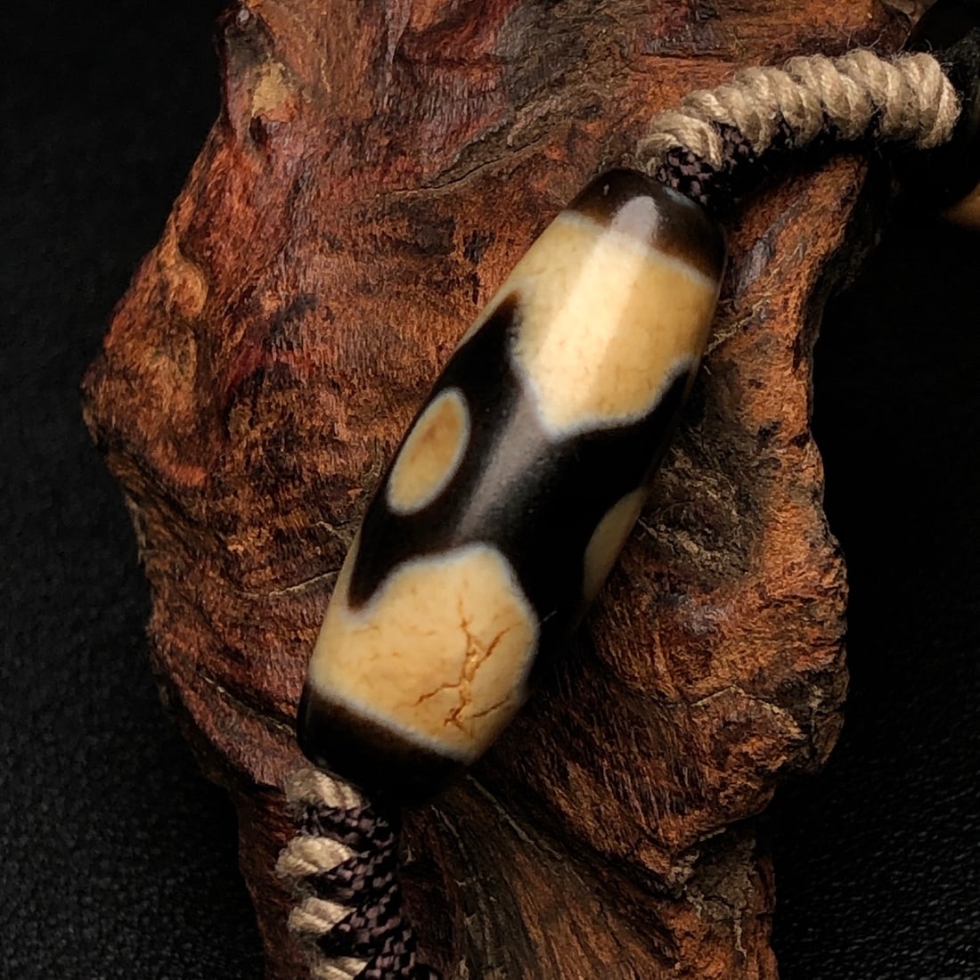 An Exquisite Dzi Bead Bracelets - 6