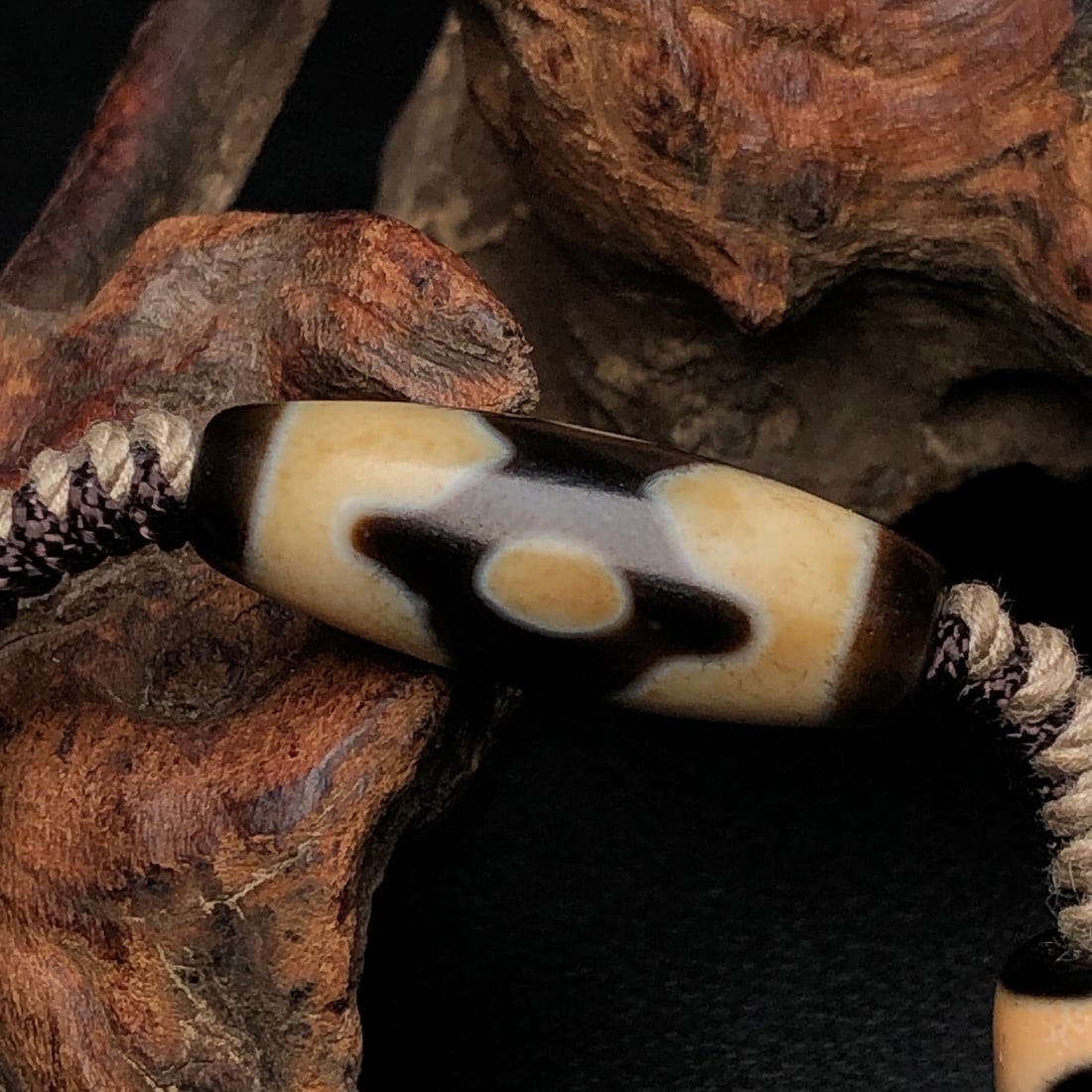 An Exquisite Dzi Bead Bracelets - 7