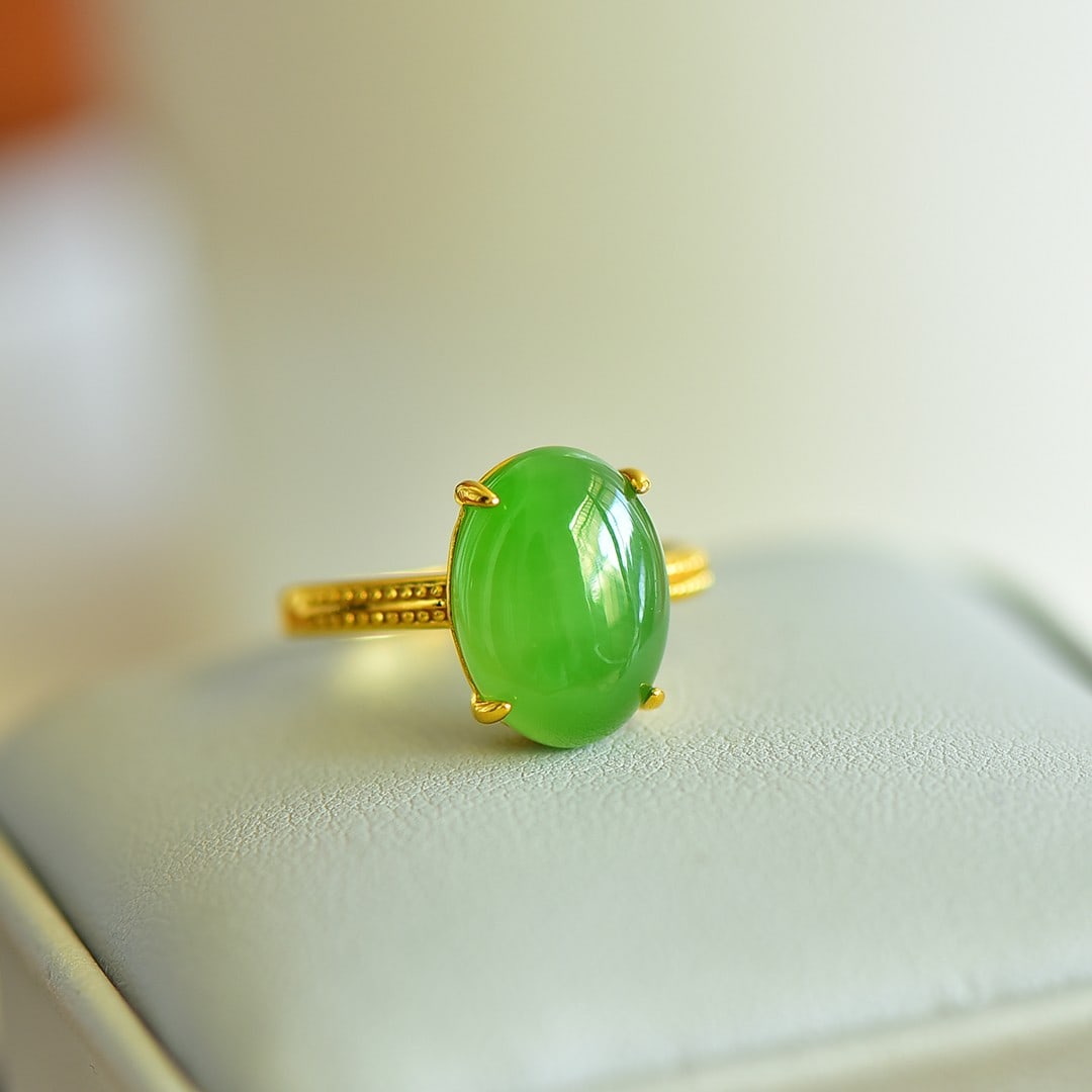 An Exquisite Sterling Silver-Gold Plated Inlaid Jasper Ring: An Exquisite Sterling Silver-Gold Plated Inlaid Jasper Ring,Size:10mmx14mm 纯银镀金镶碧玉戒指