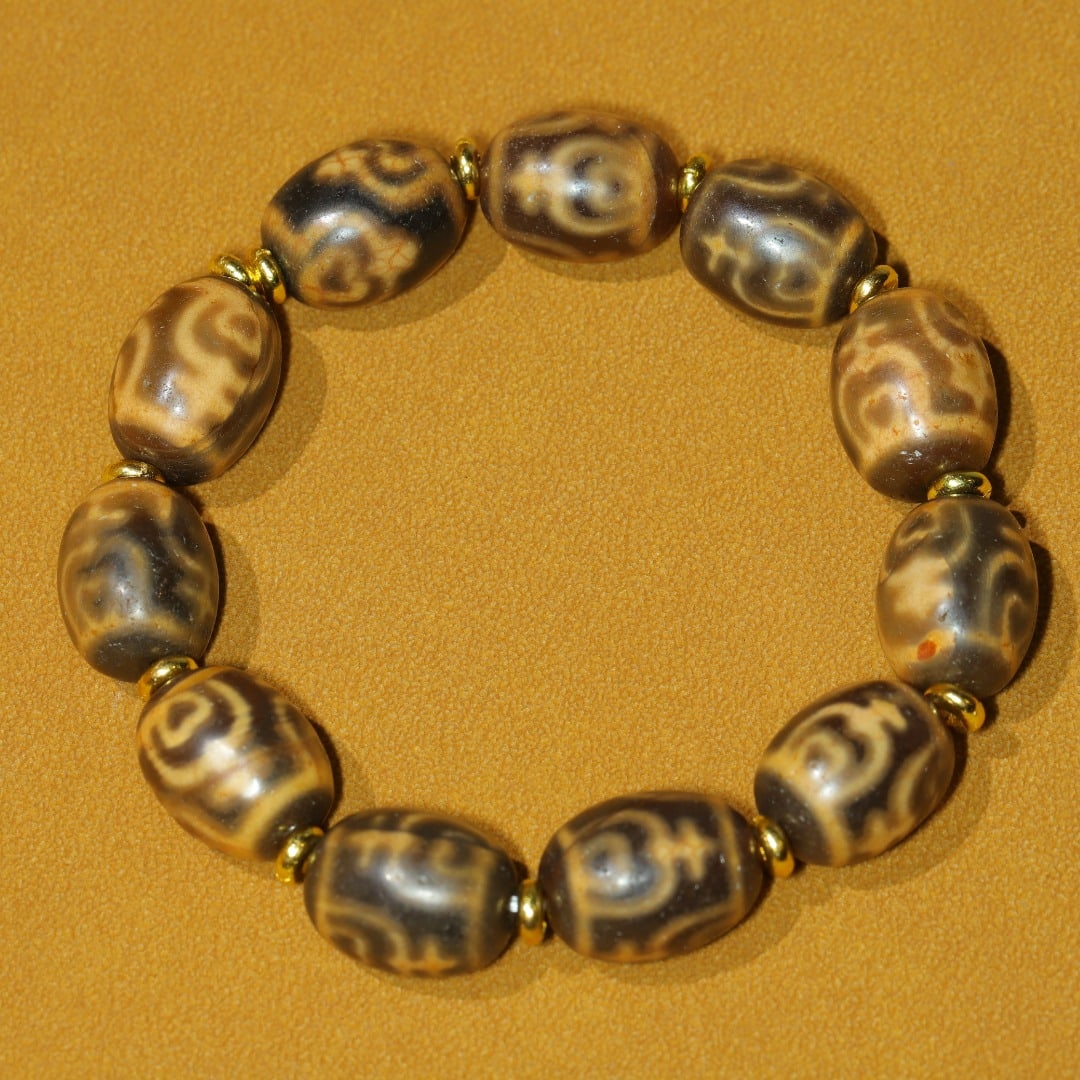 An Exquisite Dzi Bead Bracelets - 2