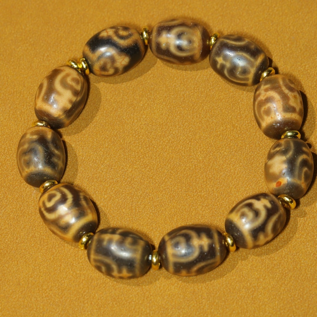 An Exquisite Dzi Bead Bracelets - 4