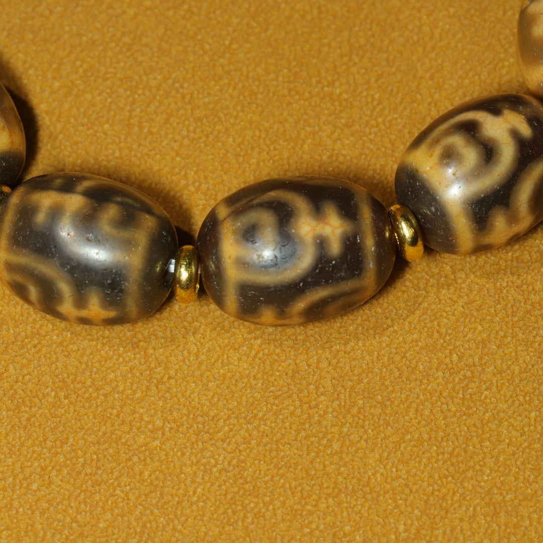 An Exquisite Dzi Bead Bracelets - 6