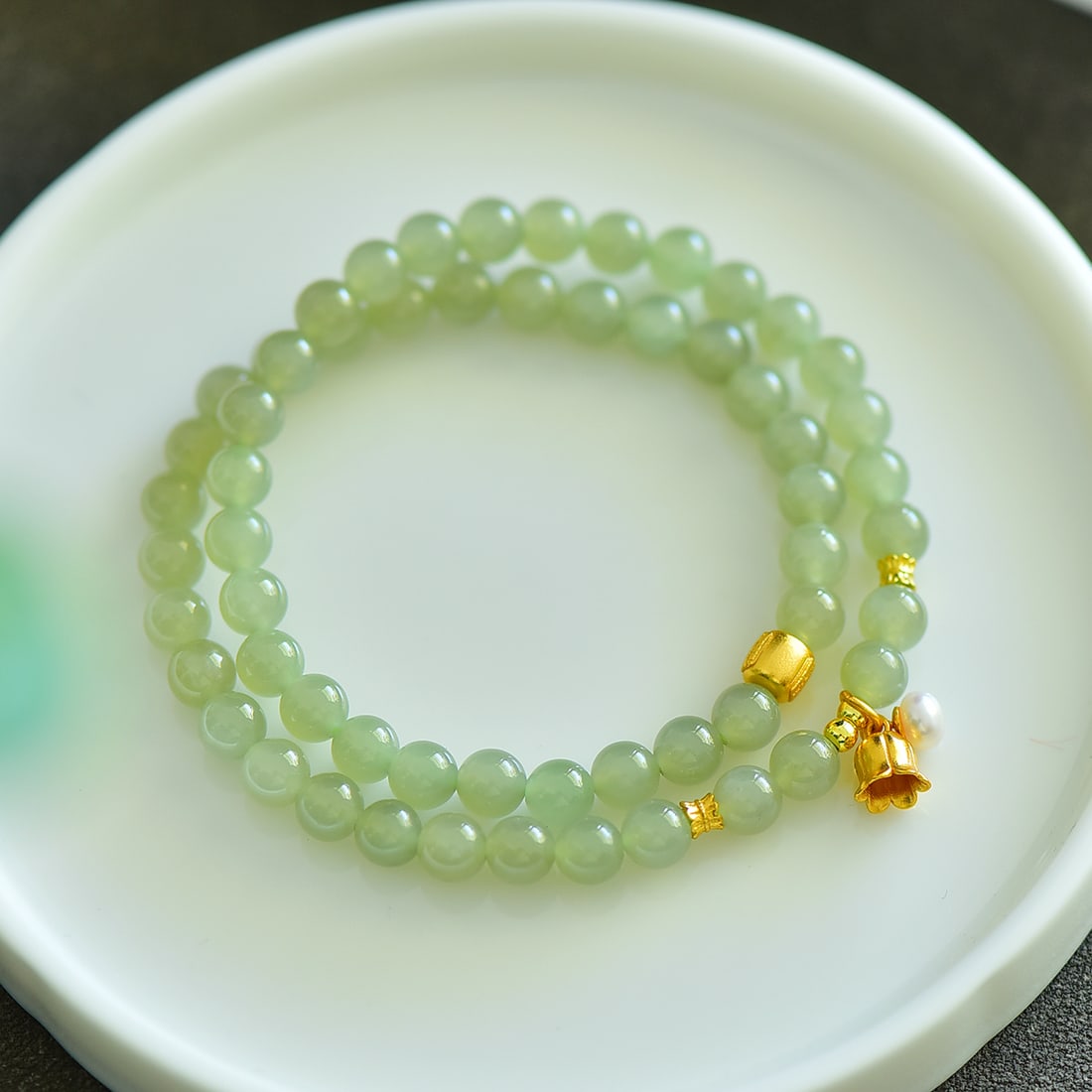 An Exquisite Greenish Jade Bracelets - 2